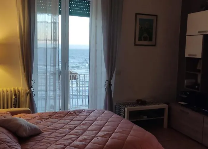Oda ve Kahvaltı Mediterraneo Travel 3*